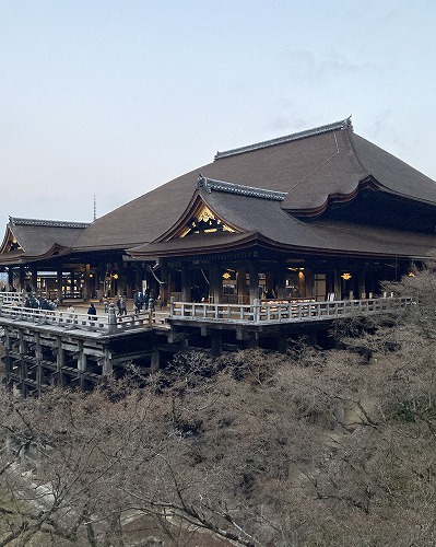 清水寺・奥の院前からの写真は何時が一番きれい？