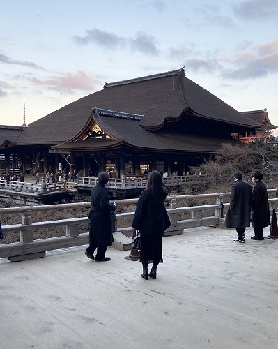清水寺・奥の院前からの写真は何時が一番きれい？