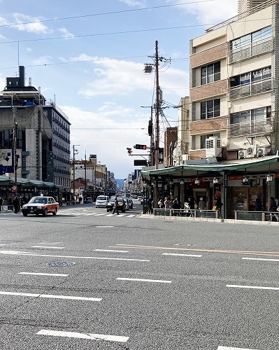 八坂神社の南楼門から四条河原町への行き方